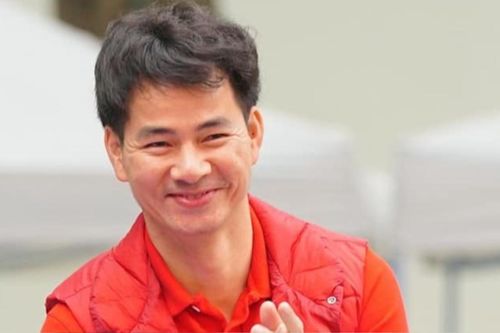 Nghệ sĩ Xuân Bắc 'sụp đổ' khi được fan cho 'lên chức'