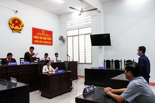 Lập khống hồ sơ để tham ô hơn 2,75 tỷ đồng