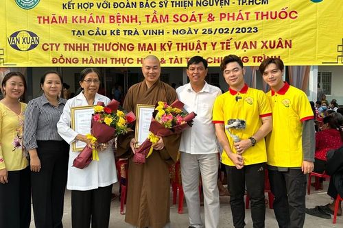 Đoàn từ thiện tổ chức khám bệnh, tặng thuốc đến 2.300 bà con nghèo tại tỉnh Trà Vinh, Bến Tre