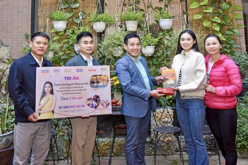 Người đẹp Nguyễn Phương Anh: Lan tỏa những giá trị nhân ái qua tập thơ 'Người tình' của thi sĩ Vũ Đức Nguyên