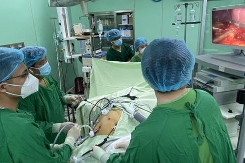 Những 'chiến sĩ áo trắng' hết lòng vì người bệnh