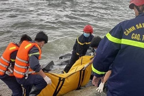 Phát hiện thi thể nam trôi dạt vào ghềnh đá biển Đà Nẵng
