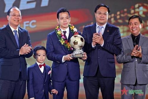 Văn Quyết, Huỳnh Như giành Quả bóng vàng Việt Nam 2022