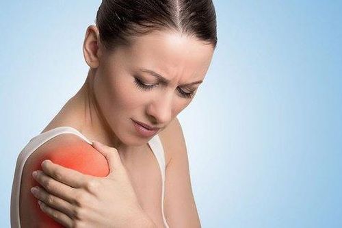 Viêm quanh khớp vai: Nguyên nhân, triệu chứng, chẩn đoán và điều trị