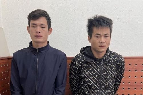 Hai thanh niên cướp điện thoại của thiếu nữ đi xe đạp