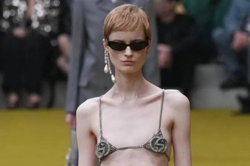 Hình ảnh khiến Gucci bị chê 'coi thường phụ nữ'