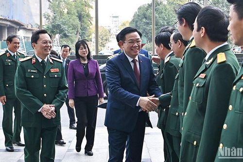 Chủ tịch Quốc hội Vương Đình Huệ thăm, chúc mừng Bệnh viện Trung ương Quân đội 108