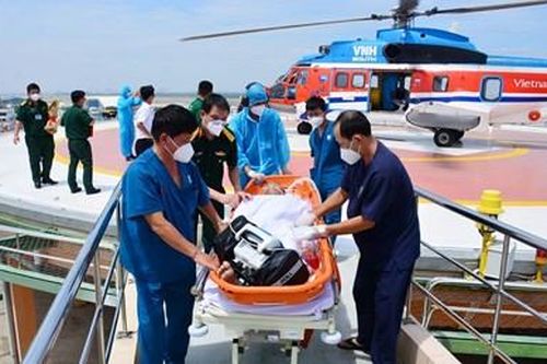 Nét đẹp thầy thuốc quân y