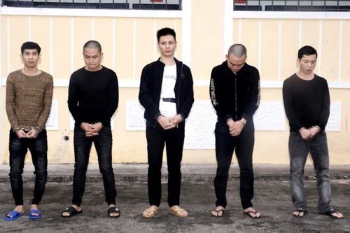 Gọi điện thông báo trúng thưởng rồi chiếm đoạt tài sản