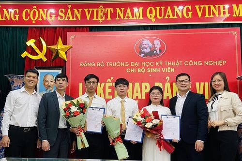 Xây dựng đội ngũ kế thừa vững chắc từ phát triển Đảng viên trẻ