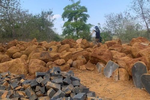 Gia Lai: Phát hiện bãi khai thác 'đá lậu' quy mô lớn ở Chư Prông