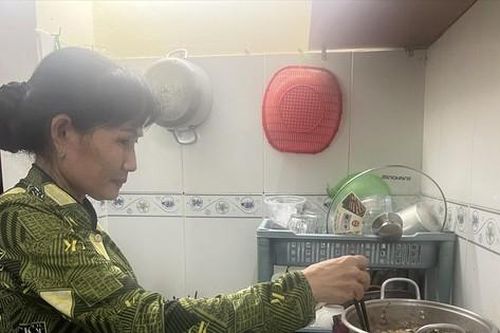 Công nhân PouYuen bị mất việc: Vẫn bám trụ thành phố