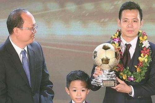 Tranh cãi bất tận xoay quanh Quả bóng Vàng 2022