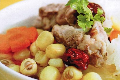3 món ăn với táo đỏ bồi bổ sức khỏe cả nhà