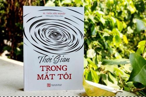 'Thời gian trong mắt tôi': Sự đồng điệu giữa trái tim thầy thuốc và vẻ đẹp văn chương