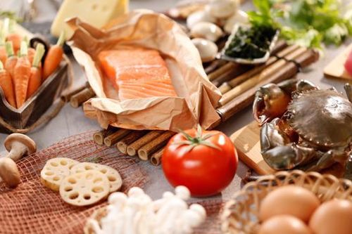 Chuyên gia dinh dưỡng lí giải tin đồn bột ngọt gây tê mỏi