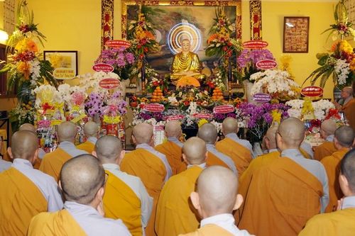 Phân ban Ni giới T.Ư tưởng niệm Đức Thánh Tổ Ni Đại Ái Đạo tại tổ đình Từ Nghiêm