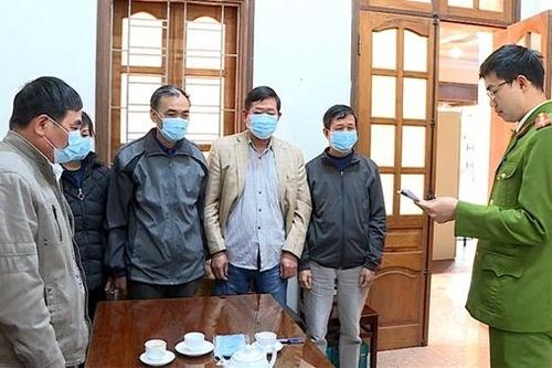 Nguyên Chủ tịch và Bí thư xã bị khởi tố do giao đất trái thẩm quyền
