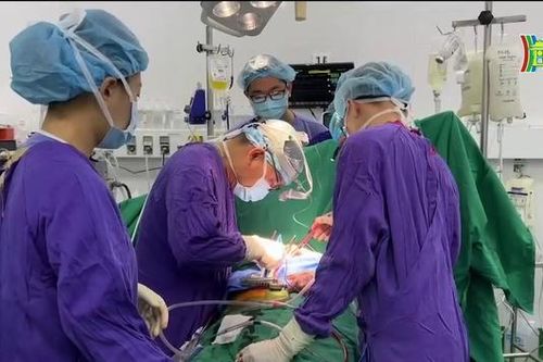 Chạy đua với thời gian để ghép tạng xuyên Việt