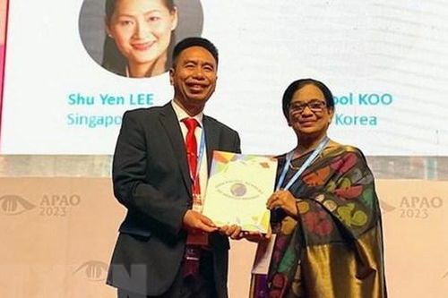 Bác sĩ Nguyễn Viết Giáp nhận Giải thưởng Cống hiến xuất sắc về phòng, chống mù lòa Châu Á - Thái Bình Dương