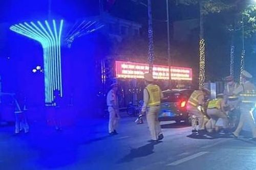 Một CSGT bị thương nặng khi làm nhiệm vụ kiểm tra nồng độ cồn