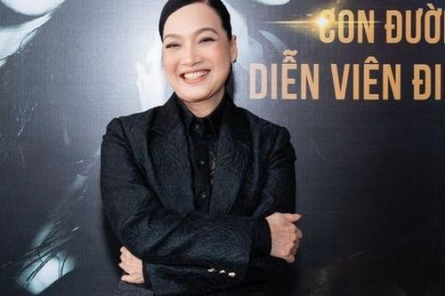 NSND Lê Khanh: 'Xem lại nhiều vai diễn thời trẻ, tôi thấy mình nông cạn'