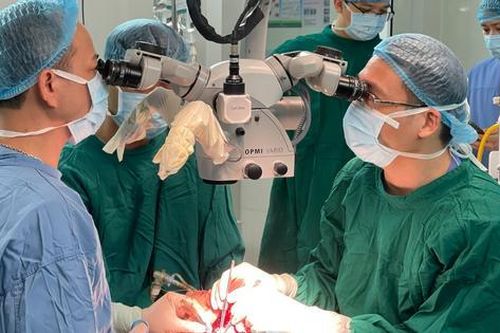 Bác sĩ kể về ca mổ 'giật gấu vá vai' đầy áp lực