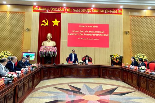 Đoàn công tác của Bộ Ngoại giao thăm và làm việc tại Ninh Bình