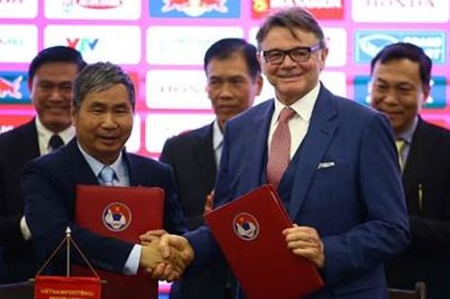 Huấn luyện viên Philippe Troussier: 'Tôi đến Việt Nam vì mục tiêu World Cup'