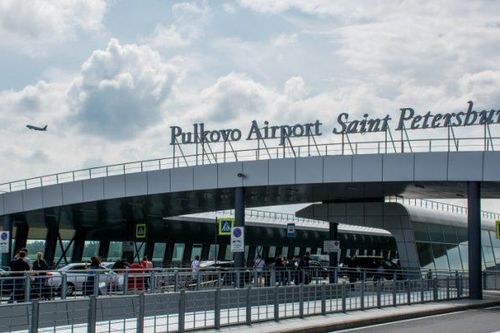 Sân bay ở St. Petersburg đóng cửa vì UFO