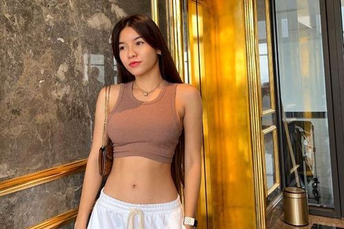Bạn gái thủ thành Đặng Văn Lâm khoe đường cong 'thiêu đốt ánh nhìn'