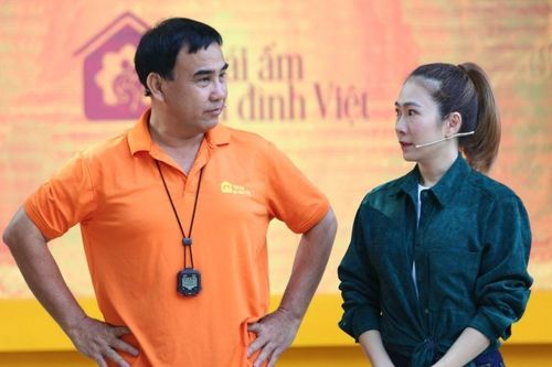 Tuổi thơ Thanh Thảo Hugo: Mặc lại đồ, mẹ nhặt vải vụn để may quần áo Tết