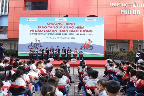 Honda Việt Nam khởi động chuỗi sự kiện trao tặng mũ bảo hiểm