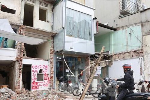Hàng loạt căn nhà được phá dỡ, nút giao Chùa Bộc - Thái Hà sắp có diện mạo mới
