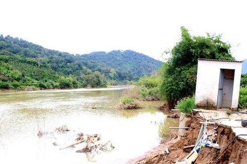 Làm sạt lở bờ sông, ngập úng cây trồng, công ty thủy điện chậm bồi thường