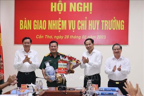 Bàn giao nhiệm vụ Chỉ huy trưởng Bộ Chỉ huy Quân sự TP Cần Thơ
