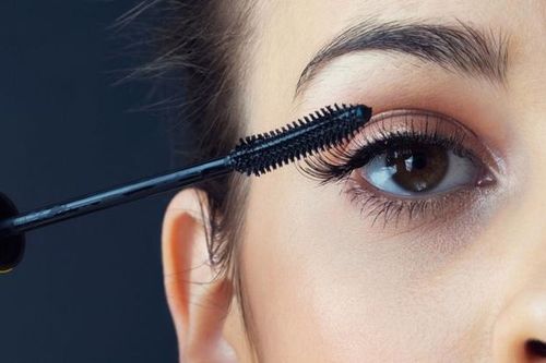 Sai lầm thường gặp khi trang điểm bằng mascara