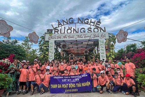 Làng nghề Trường Sơn - địa điểm lý tưởng cho hoạt động trải nghiệm