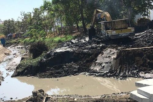 TP.HCM: Tăng cường giám sát các đơn vị thu gom, vận chuyển bùn hầm cầu