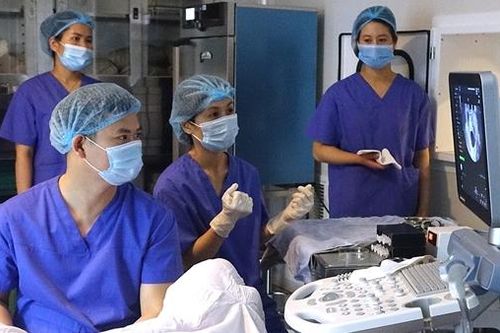 Người thầy thuốc ân nhân của những cặp vợ chồng hiếm muộn