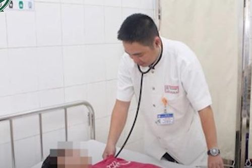 Căn bệnh hiếm khiến thiếu niên 15 tuổi đột ngột đau yếu tứ chi