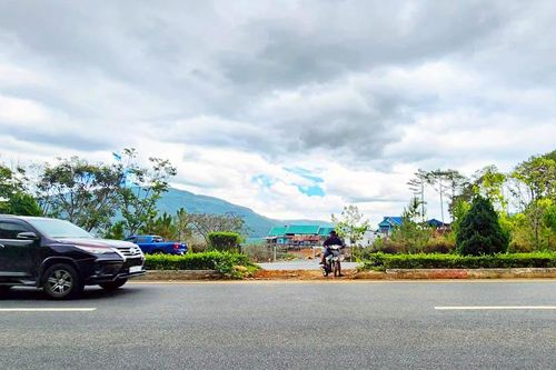 Lâm Đồng xử lý tình trạng đấu nối trái phép đường dân sinh vào cao tốc