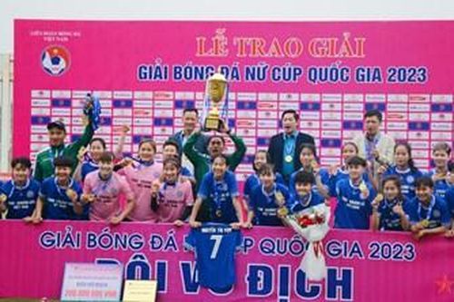 Ngược dòng ngoạn mục, Than khoáng sản Việt Nam lần đầu đoạt cúp quốc gia nữ
