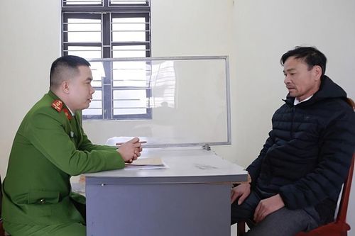 Đột kích sới bạc 'bịp' do 2 cha con cầm đầu