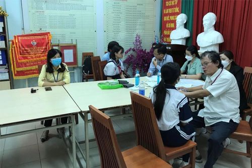 Nguyên nhân nhiều học sinh ở TPHCM sốt, tiêu chảy, buồn nôn