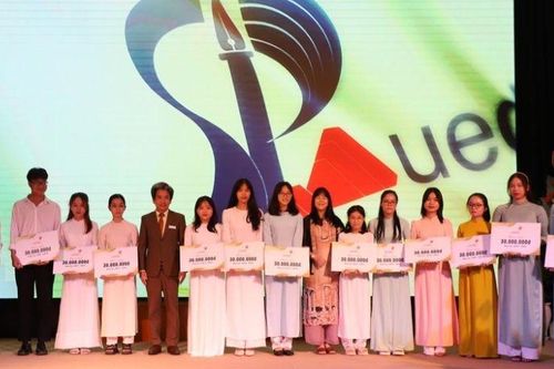'Truyền cảm hứng' thu hút học sinh giỏi