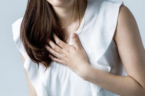 Người phụ nữ bị tắc mạch, khó thở nghi do thuốc tránh thai