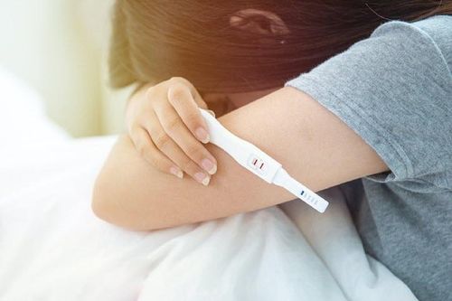 Mang bầu uống thuốc tránh thai khẩn cấp có sao không?
