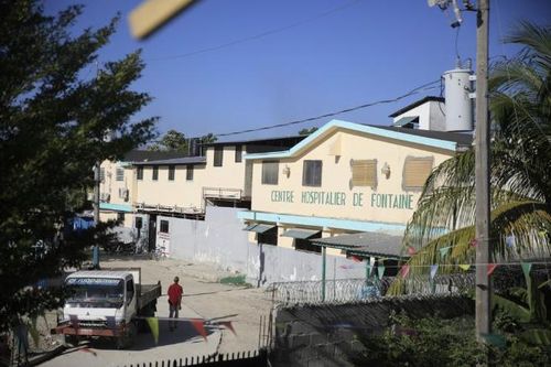 Bệnh viện kỳ lạ giữa lòng cuộc chiến băng đảng đẫm máu ở Haiti
