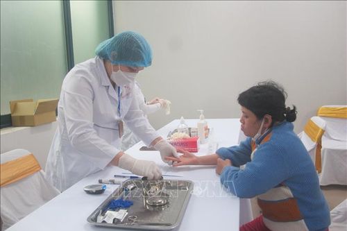 Hà Nội: Chăm sóc sức khỏe cho đối tượng bảo trợ xã hội